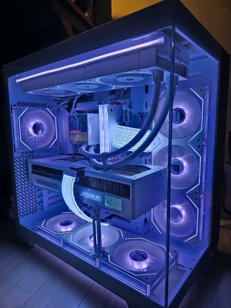 라이젠7 9800X3D RTX5090 어로스마스터 신품PC 이미지