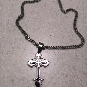 써지컬 십자가 목걸이