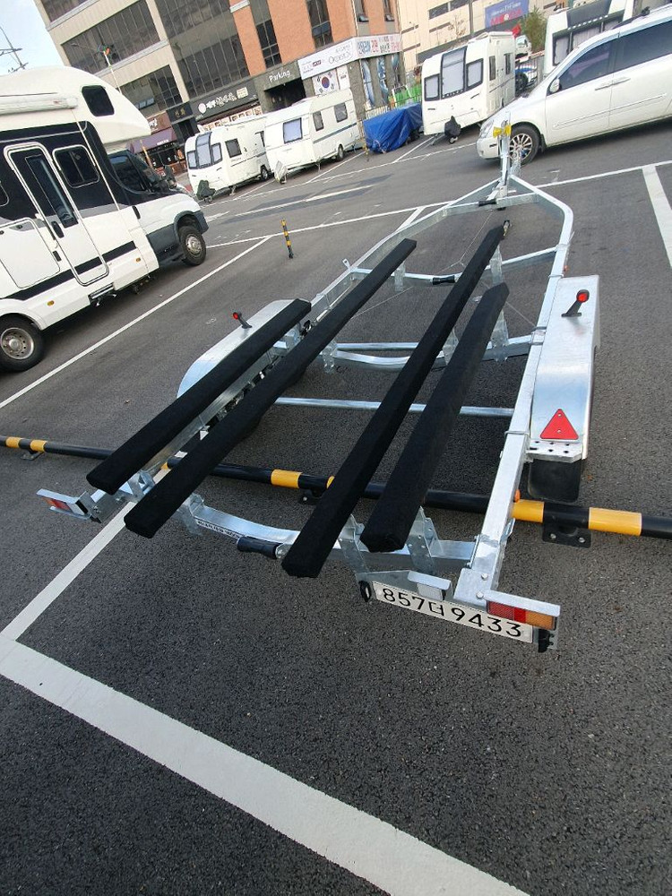 8미터 보트 트레일러 이미지