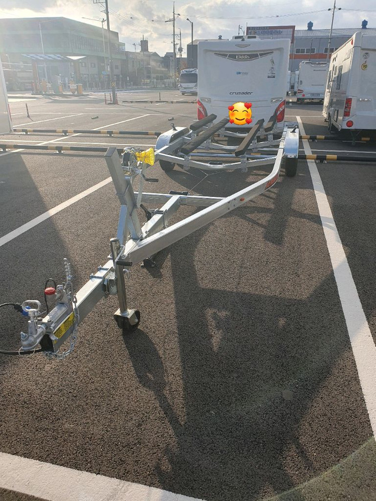 8미터 보트 트레일러 이미지