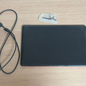 와콤 펜 타블렛 (pc,노트북 연결선 포함)