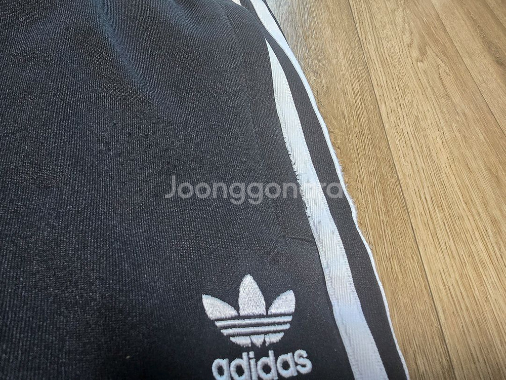 아디다스 슈퍼스타 조거 트랙팬츠 블랙 M사이즈 팝니다--6
