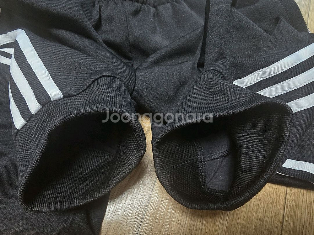 아디다스 슈퍼스타 조거 트랙팬츠 블랙 M사이즈 팝니다--5