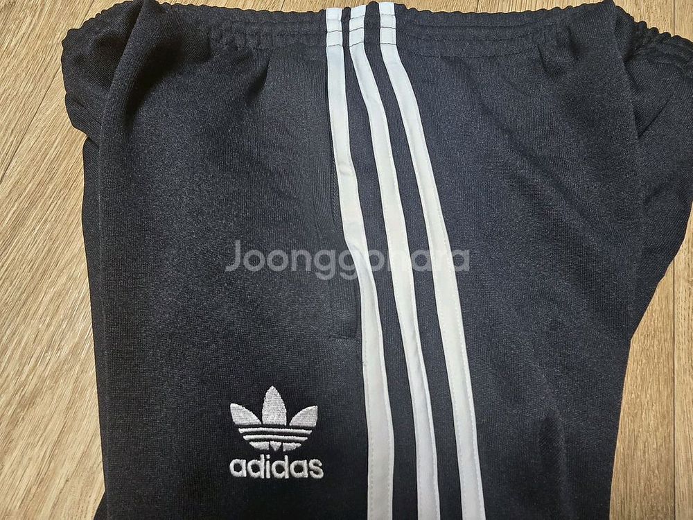 아디다스 슈퍼스타 조거 앵클 트랙팬츠 블랙 M 팝니다--4