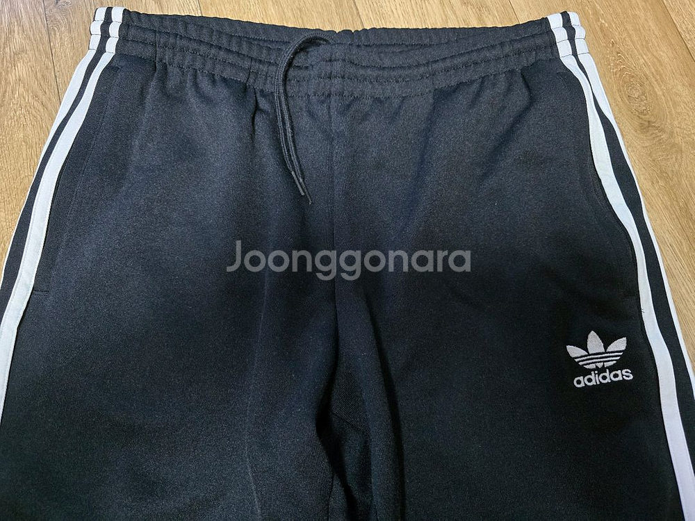 아디다스 슈퍼스타 조거 앵클 트랙팬츠 블랙 M 팝니다--1