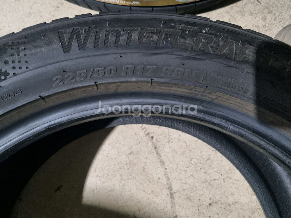 225 50 17 스노우타이어 중고2개--2