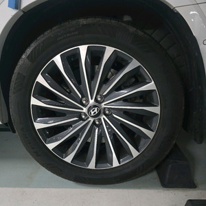 20인치휠 순정 더뉴펠리세이드 켈리그라피 휠 20인치