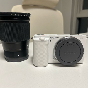 ZV-E10 카메라 + FE 24-70mm 렌즈 세트