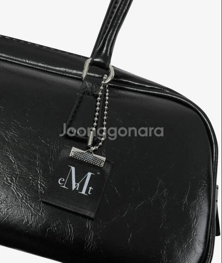 무센트 로마 크랙 레더 숄더 볼링백 블랙--2