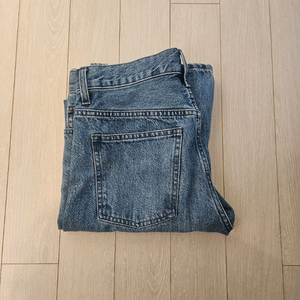 유니클로 jwa 청바지 (482279) 판매합니다