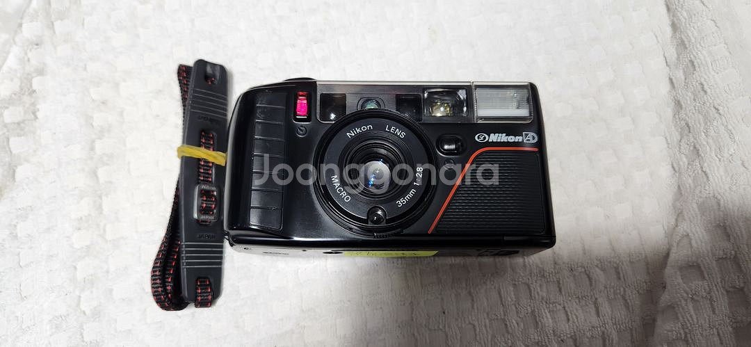 니콘L35AD3(A급), 렌즈35/2.8(사진 잘나오는 단렌즈), 스트랩.--0