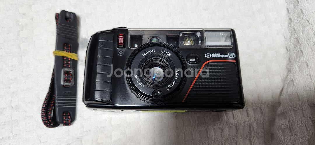니콘L35AD3(A급), 렌즈35/2.8(사진 잘나오는 단렌즈), 스트랩.--1