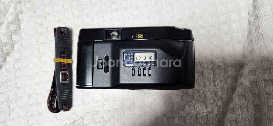 니콘L35AD3(A급), 렌즈35/2.8(사진 잘나오는 단렌즈), 스트랩.--3