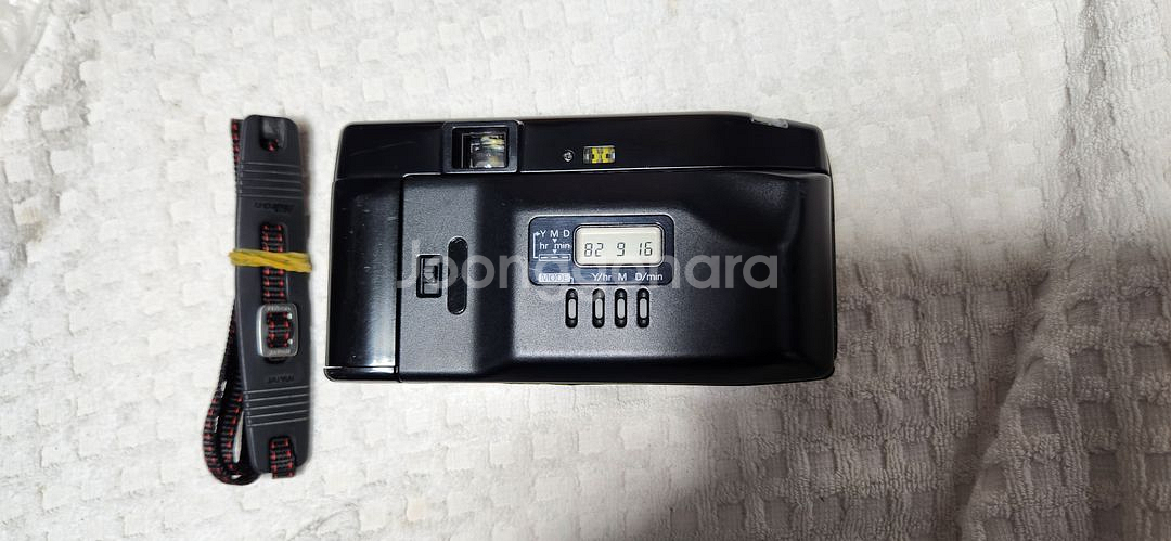 니콘L35AD3(A급), 렌즈35/2.8(사진 잘나오는 단렌즈), 스트랩.--6