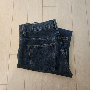 유니클로 jwa 청바지 (482279) 판매합니다