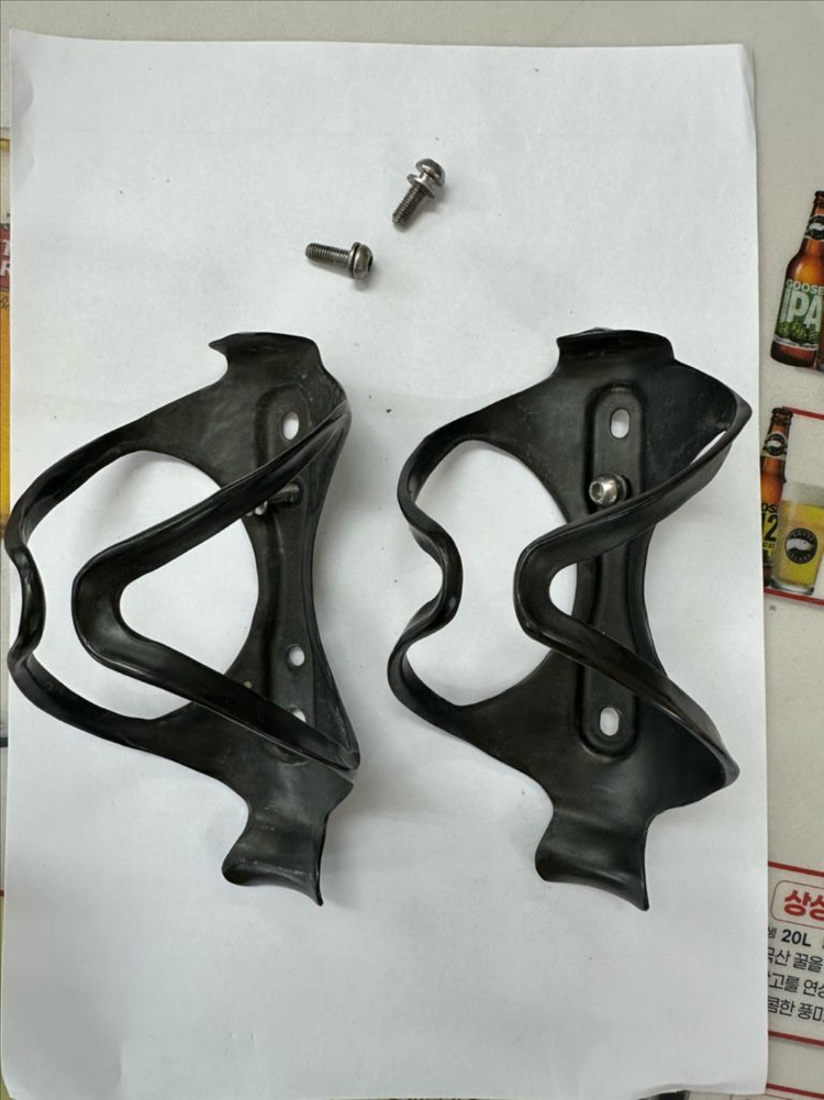 자전거 물통 카본케이지 이미지