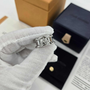 [56호사이즈]루이비통 LV 볼트 밴드 다이아 링 반지