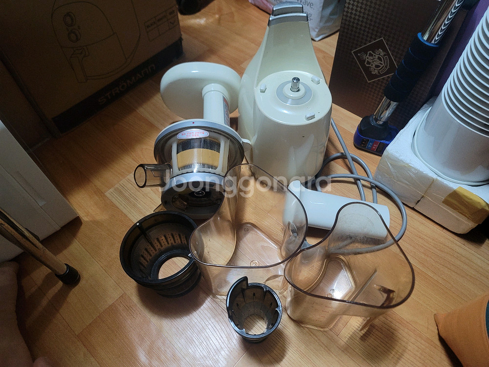 스트로만 화이트 착즙기--0