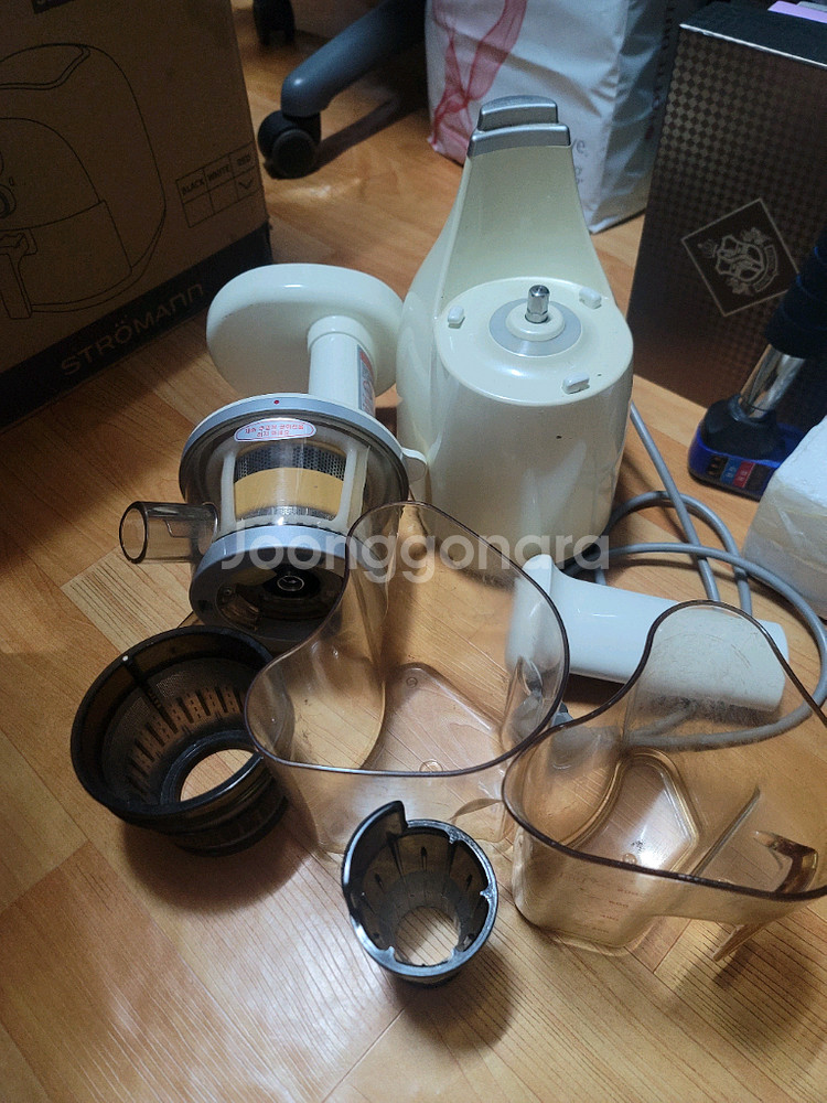 스트로만 화이트 착즙기--2