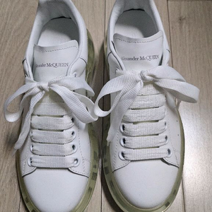 알렉산더 맥퀸 오버솔 클리어 스니커즈 36사이즈, 230사이즈 팝니다.