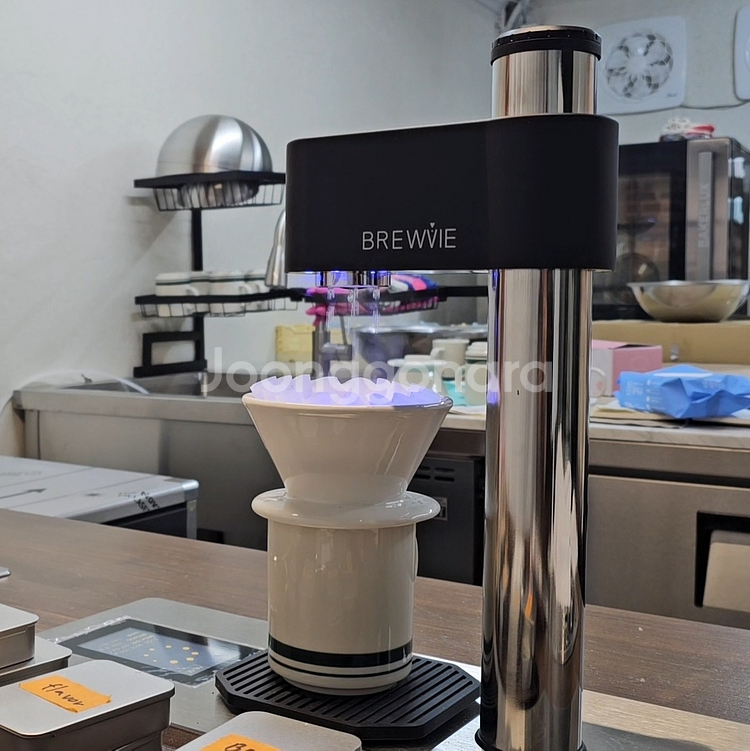 브루비 자동 드립커피머신(1구씩 구매 가능, 총 2구 보유)--1