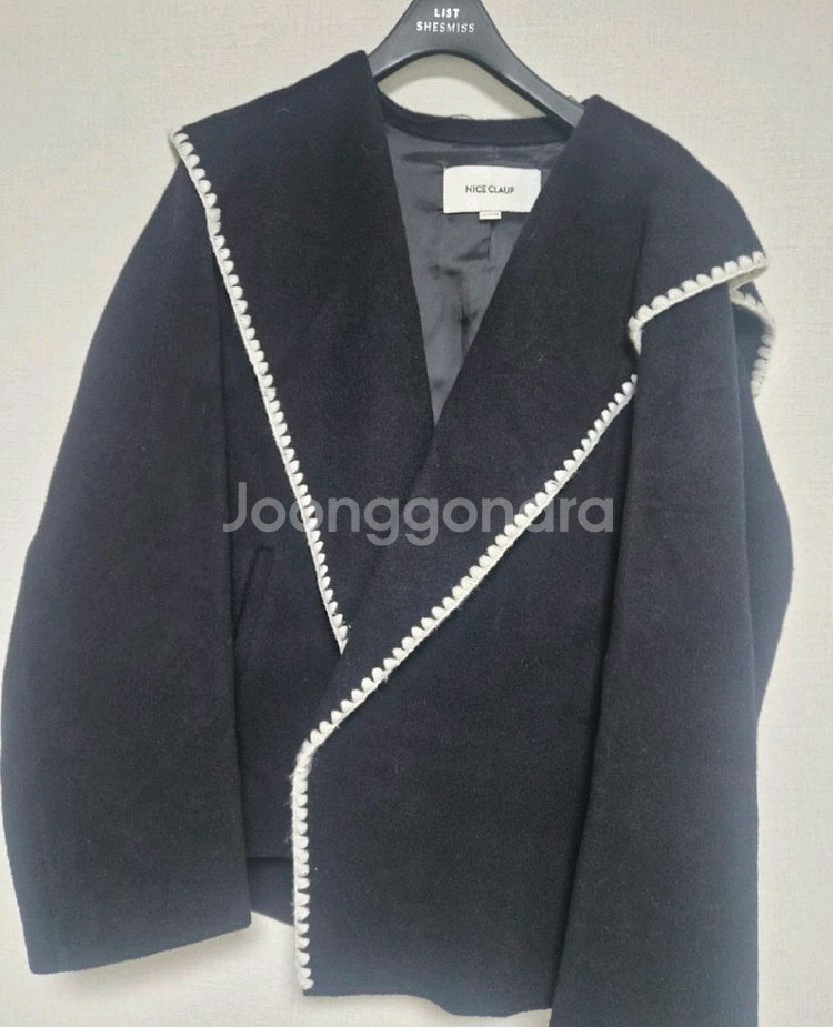 나이스클랍 보브 지컷 쥬크 세일러 배색 자수 여성 하프 코트 자켓 나이스크랍--1