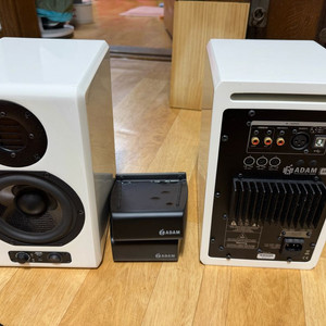 아담 아티스트5 액티브 스피커 팝니다