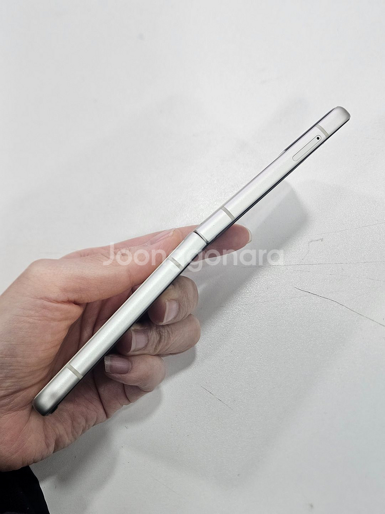 갤럭시Z플립3 크림 256GB 가성비폰--1