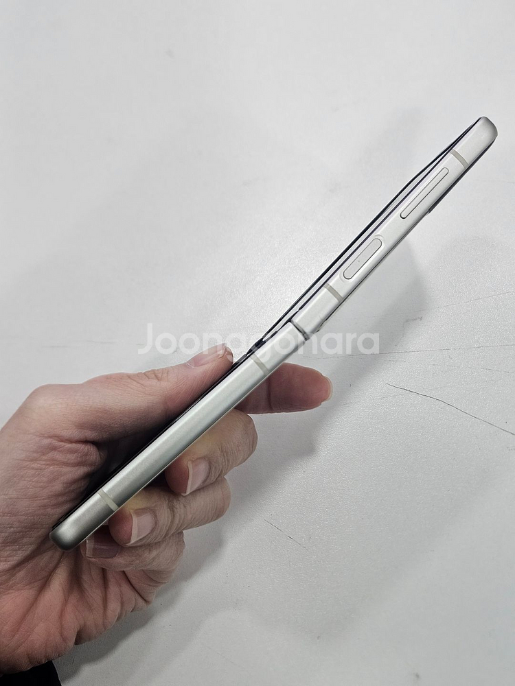 갤럭시Z플립3 크림 256GB 가성비폰--2