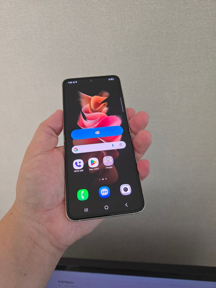 갤럭시 Z플립3 크림 256기가 A급 팔아요--0