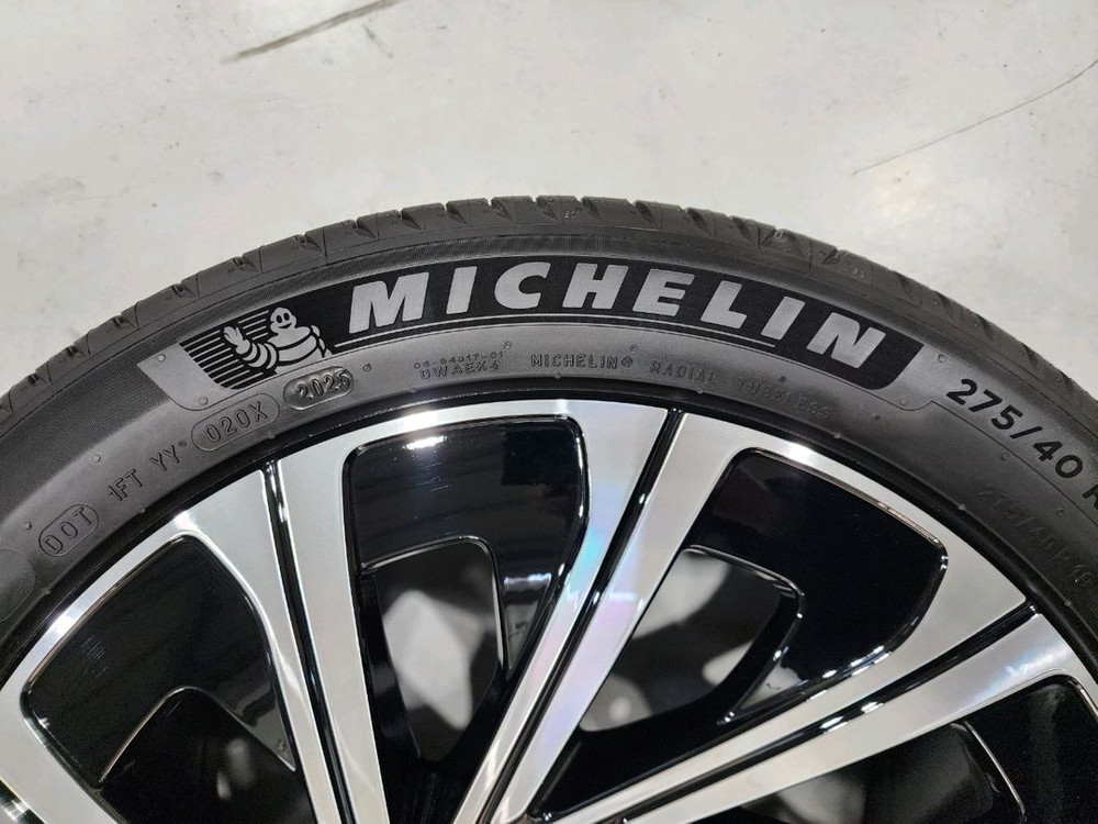 벤츠 W214 E300 익스클루시브 19인치 휠타이어, 미쉐린타이어 이미지