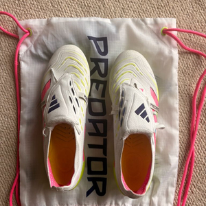 아디다스 프레데터 엘리트 축구화 사이즈255 이미지