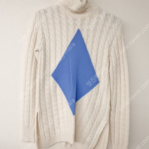 토리버치 여성 케이블 니트 터틀넥 스웨터