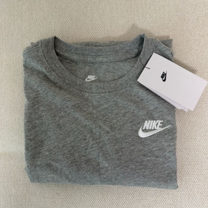 나이키 키즈 여성 엠브로이드 퓨추라 주니어 반팔티셔츠