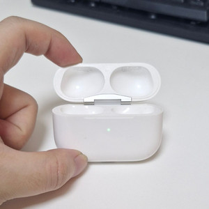 에어팟 프로2세대 8핀 본체