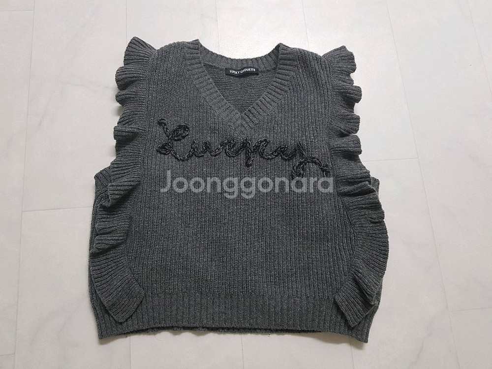 럭키슈에뜨 프릴니트조끼--0