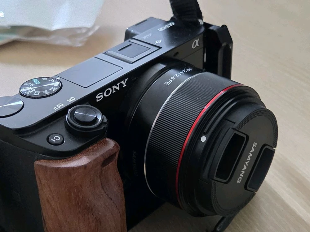 소니(SONY) A6100 및 렌즈 3종(줌렌즈, 여친렌즈, 광각단렌즈) - 안심되는 중고거래