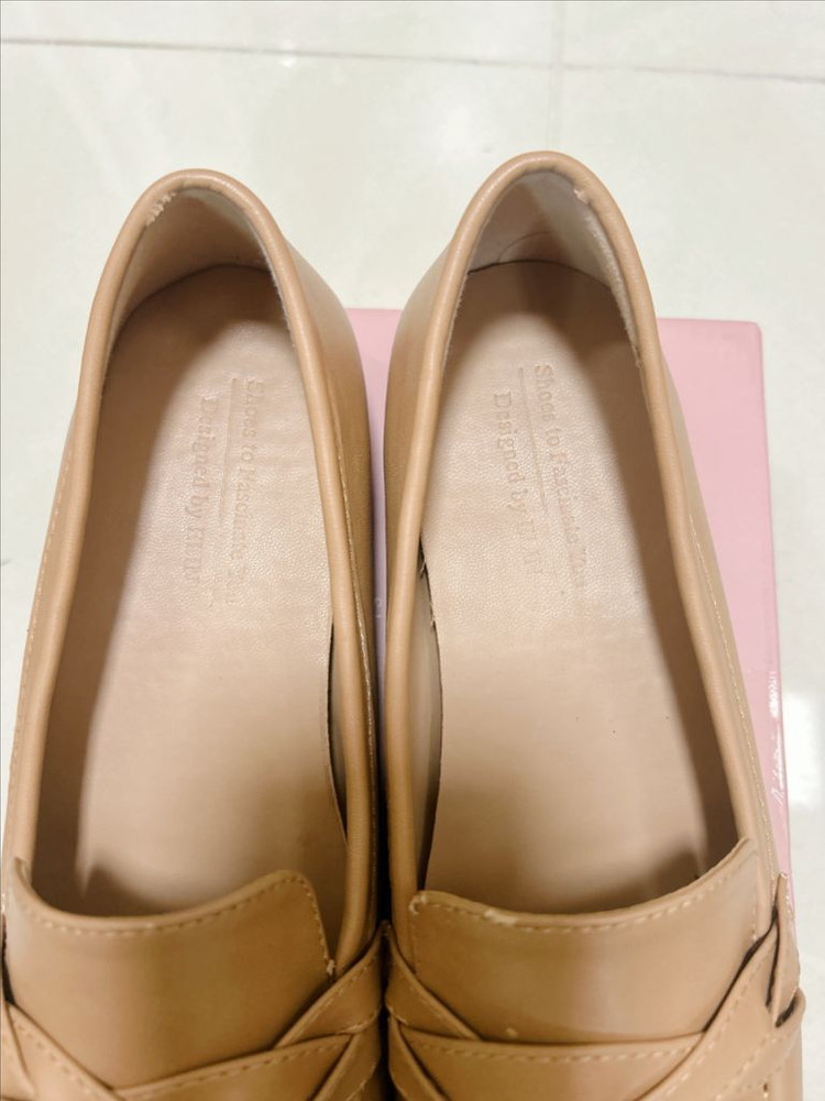 여성 가죽 로퍼 240 이미지