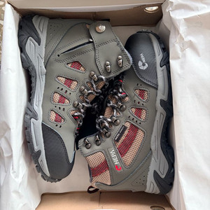 (새상품) 네파 안전화 6인치 gt-36n 250 팝니다