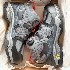 (새상품) 블랙야크 6인치 안전화 YAK-54 / 245 팝니다