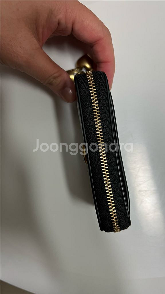 코치 레더 지퍼 카드지갑--1