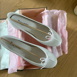 레페토 까미유 무광 화이트 가죽 38사이즈 정품 새상품