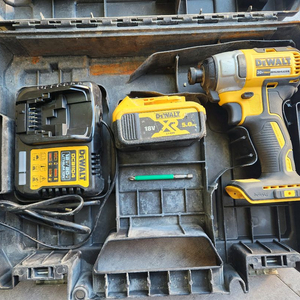 디월트DCF7871임팩드릴