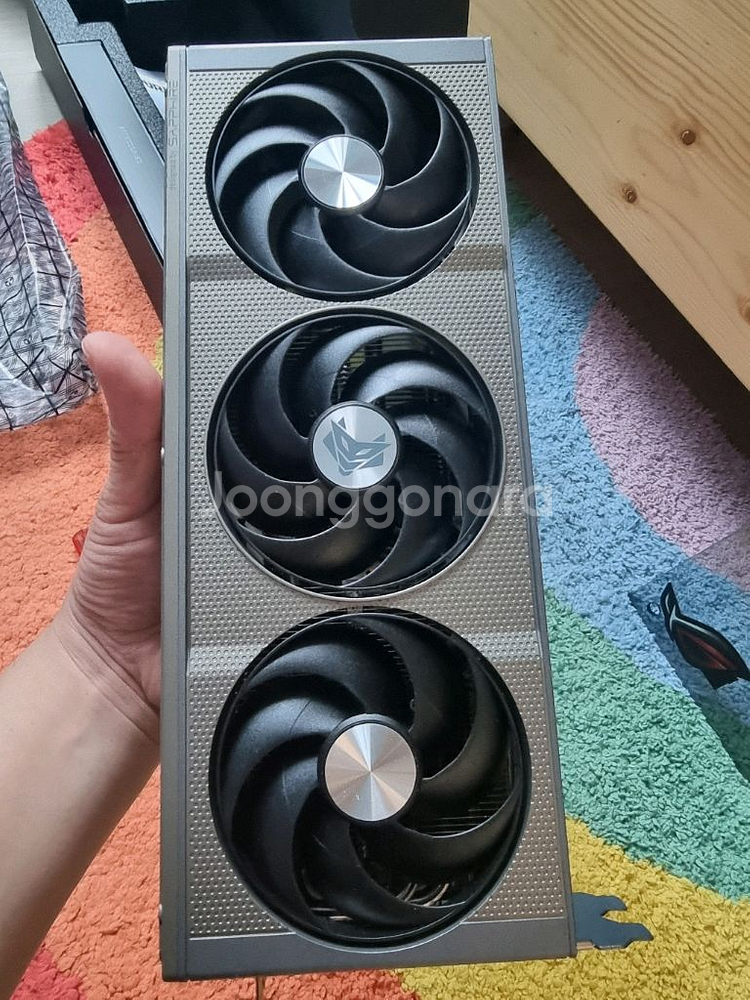 사파이어 니트로 9060xt 16gb 팝니다--1