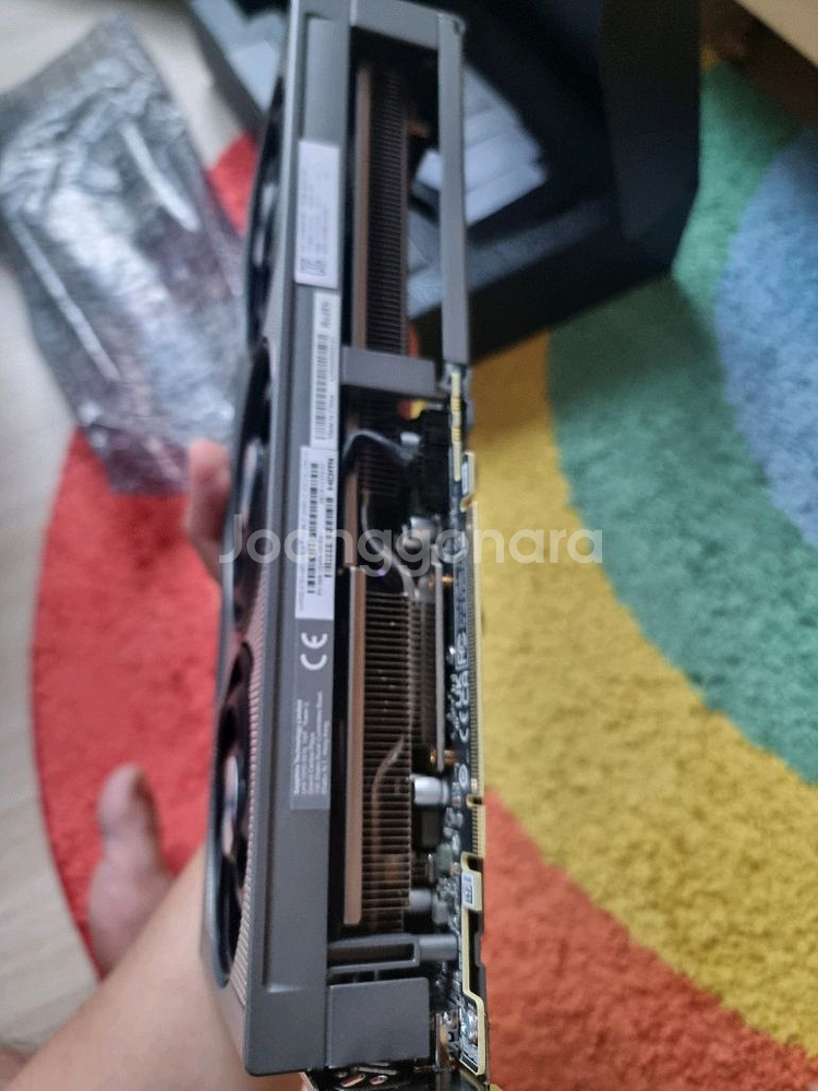 사파이어 니트로 9060xt 16gb 팝니다--2