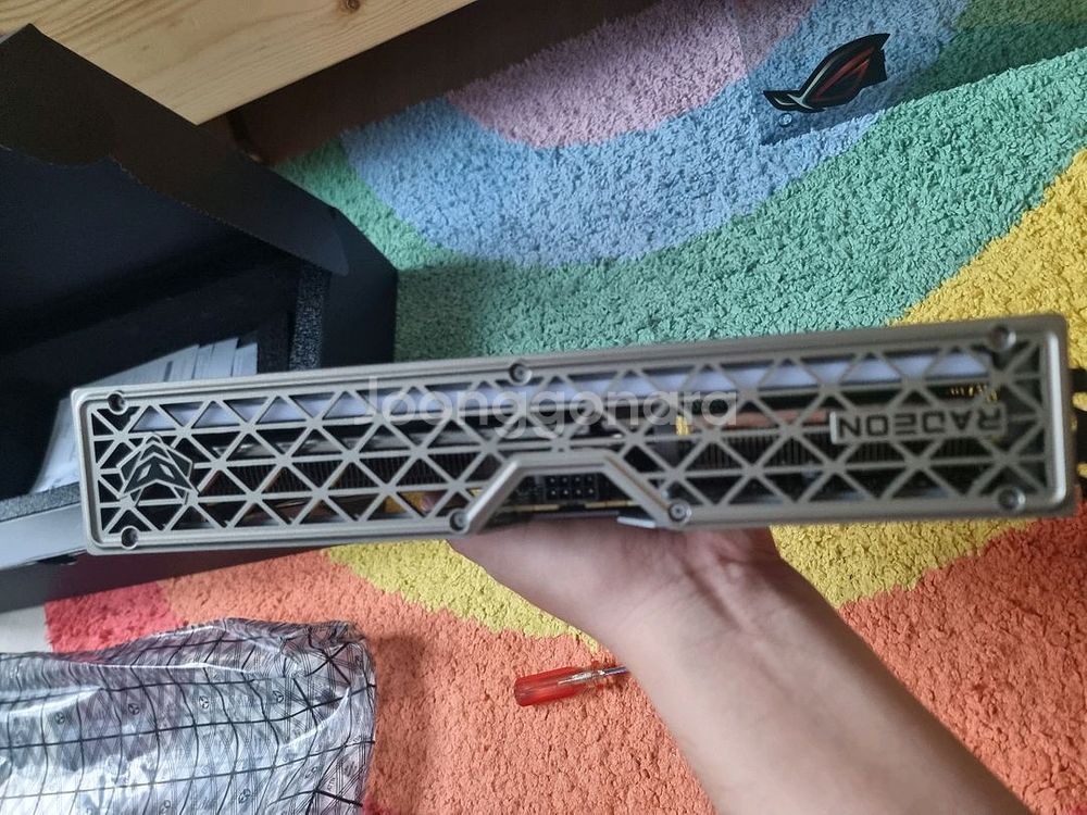 사파이어 니트로 9060xt 16gb 팝니다--3