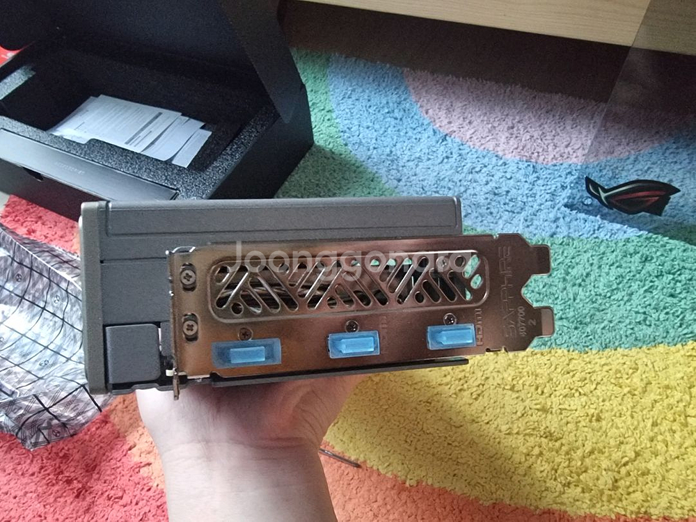 사파이어 니트로 9060xt 16gb 팝니다--4