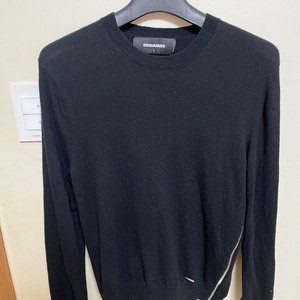 디스퀘어드 사이드지퍼 디테일 울 블랙 니트 100사이즈