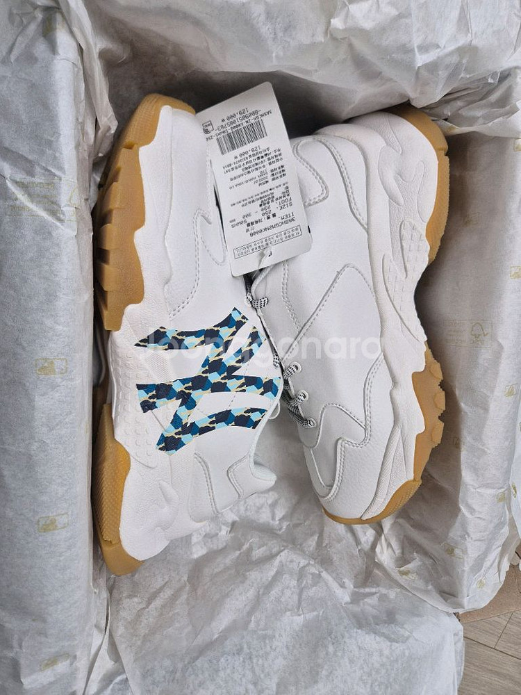 [쇼핑백]새제품 MLB 성인남여, 남여학생 키높이 편한운동화 사이즈 250--2