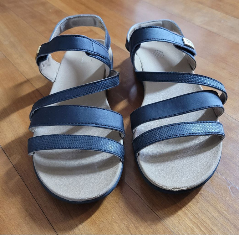 케이스위스 로렐 샌들 샌달 250--1